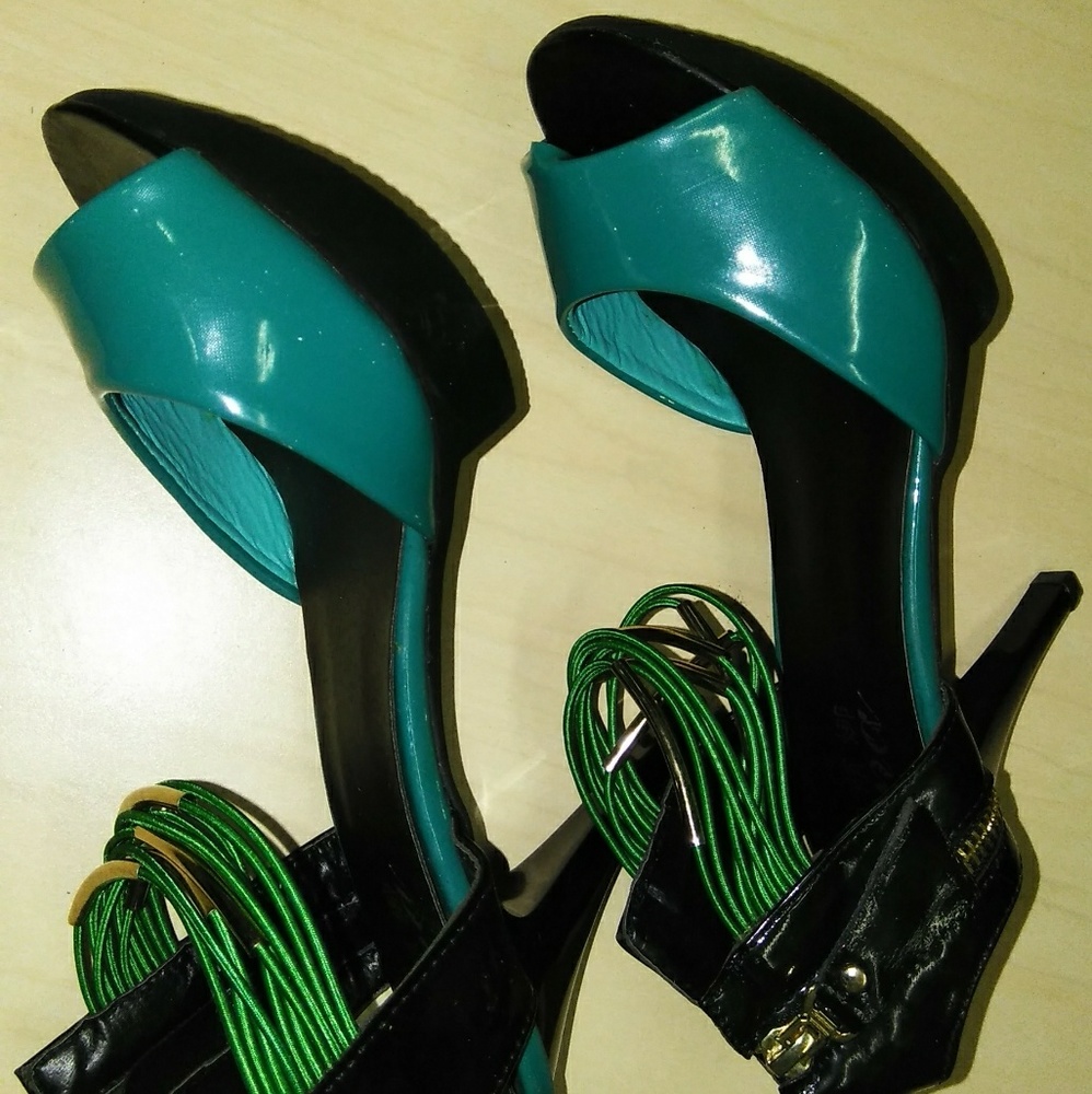 Platform sandals